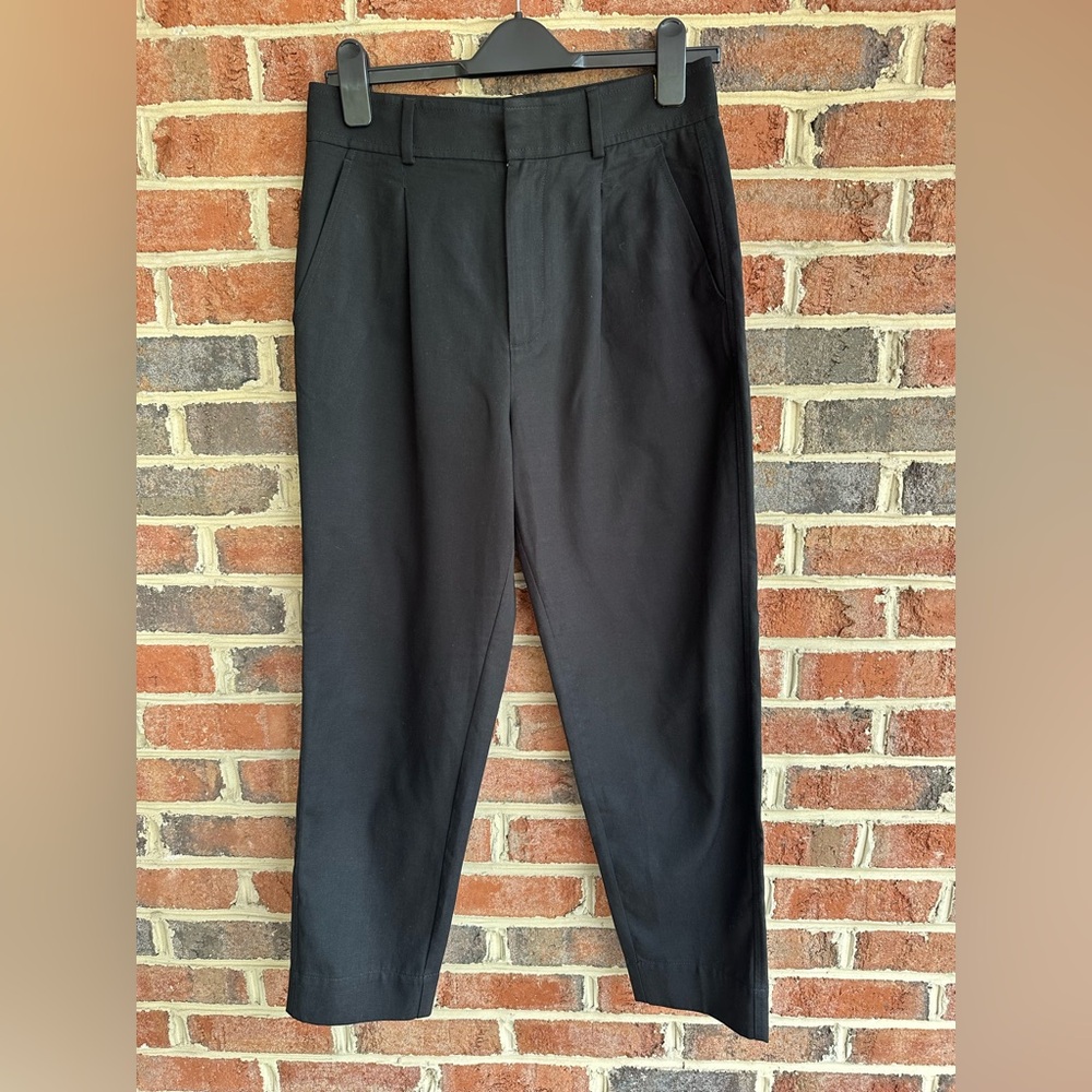 Everlane The Draper Tapered Pant in Buttersmooth Black | Size 4 - Picture 6 of 10